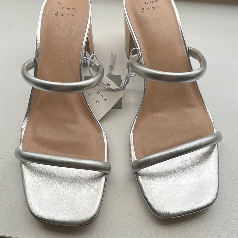 NEW with TAGS. Target a new day sandals size 8